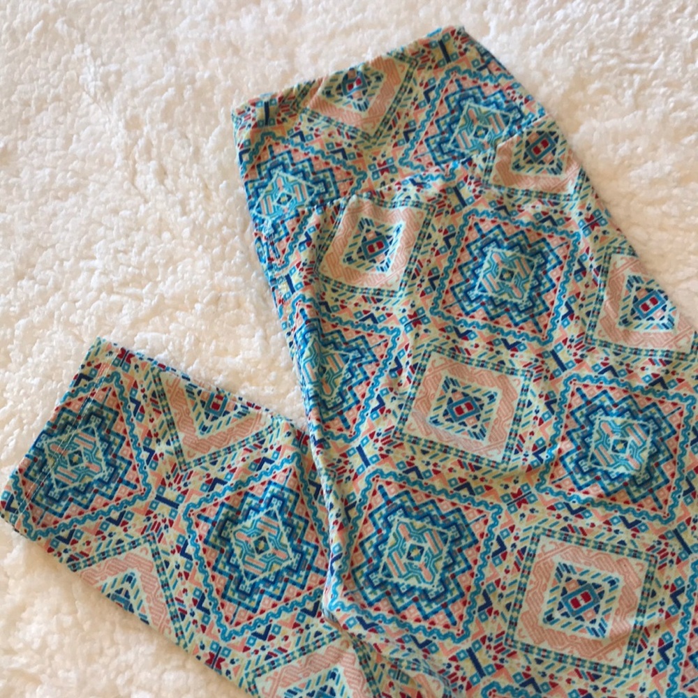 LuLaRoe | peach and blue Leggings